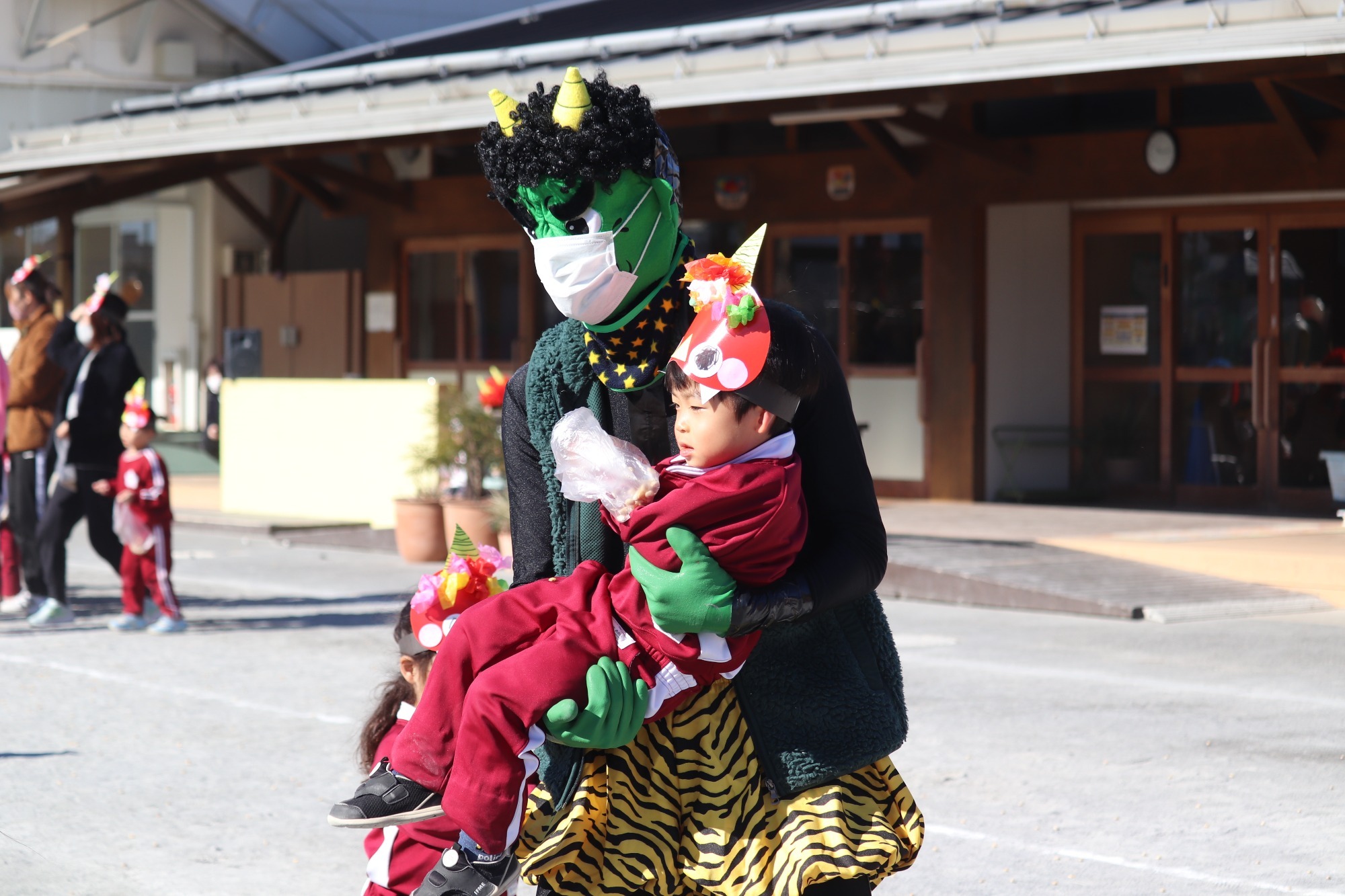 2月 2月